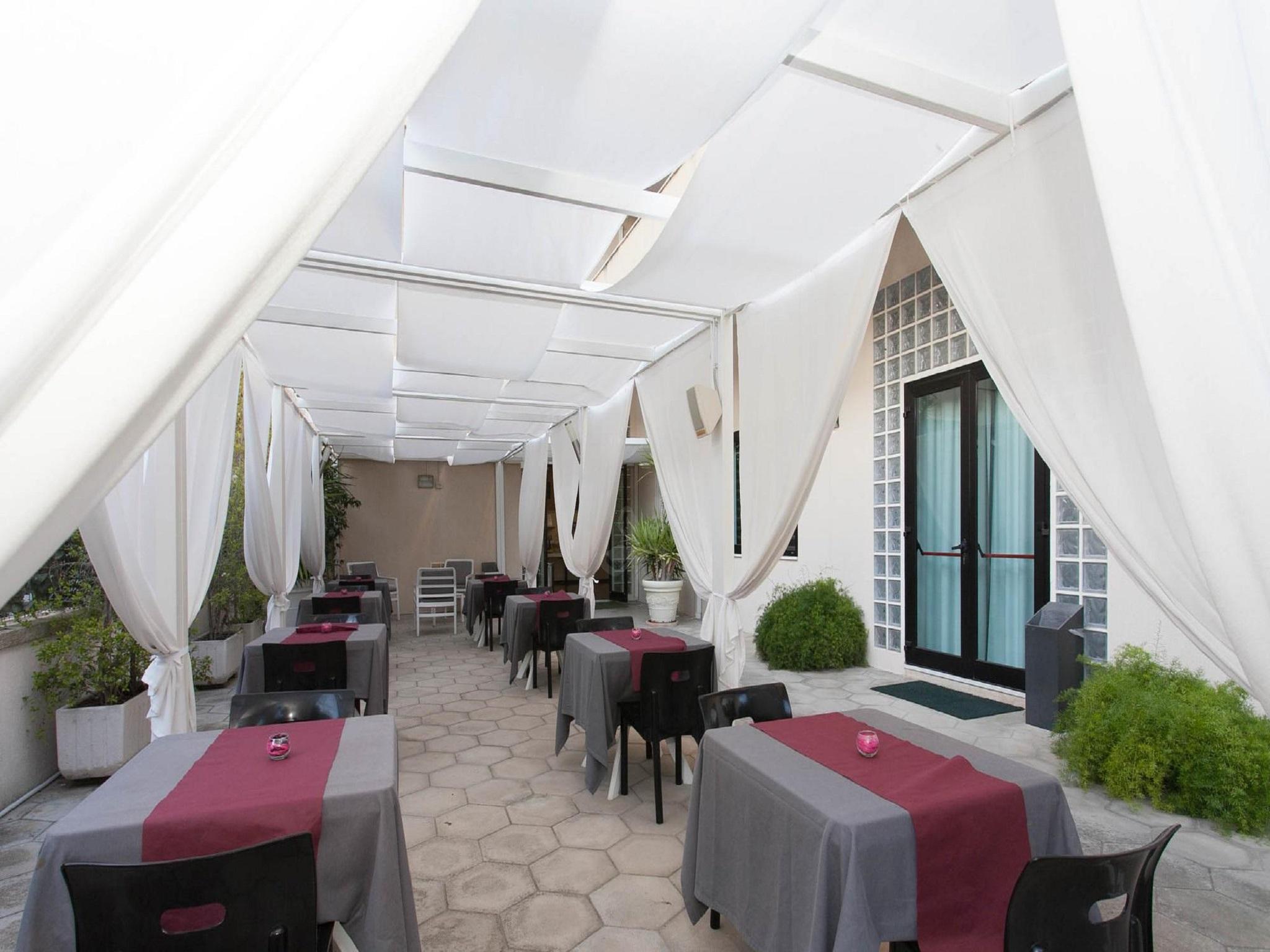 Hotel Zenit Salento Lecce Exteriör bild