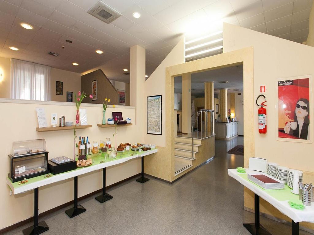 Hotel Zenit Salento Lecce Exteriör bild